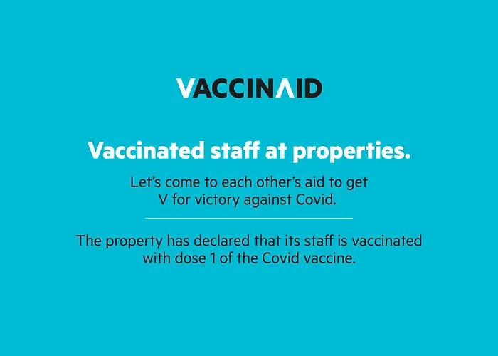Vaccinated Staff - Oyo 22055 Dadar Residency Hotel Mumbai